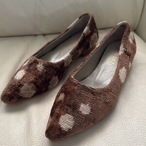 BALDIZ Brown Polka Dot Flats New!